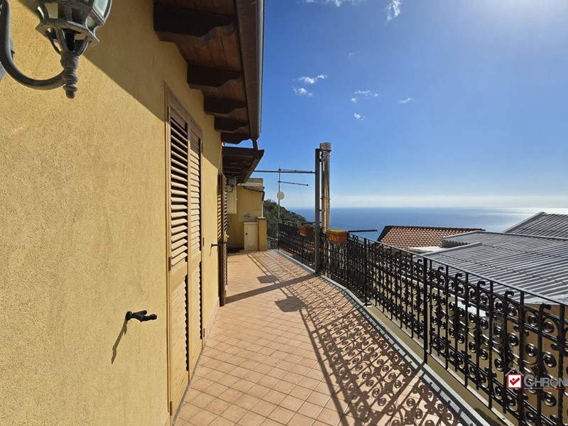 Casa Semi Indipendente in Vendita a Messina, 85 m²