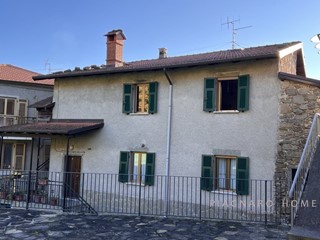 Casale in Vendita a Filattiera, 80'000&euro;, 203 m²