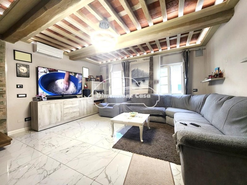 Quadrilocale in Vendita a Lucca, zona Arancio, 210'000&euro;, 98 m²