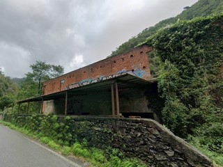 Capannone in Vendita a Massa, zona Canevara, 51'021&euro;, 1364 m²