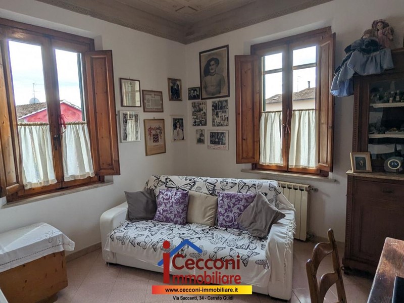 Appartamento in Vendita a Cerreto Guidi, 130'000&euro;, 110 m²