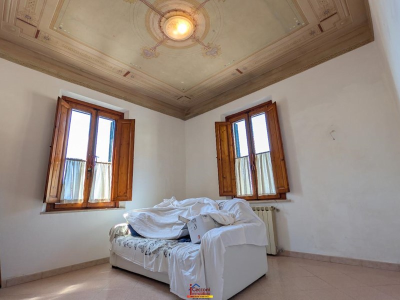 Appartamento in Vendita a Cerreto Guidi, 120'000&euro;, 110 m²