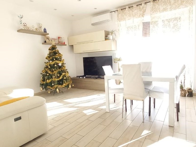 Quadrilocale in Vendita a Carrara, zona Avenza, 210'000&euro;, 117 m², arredato