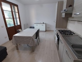 Trilocale in Vendita a Calci, 165'000&euro;, 70 m², arredato