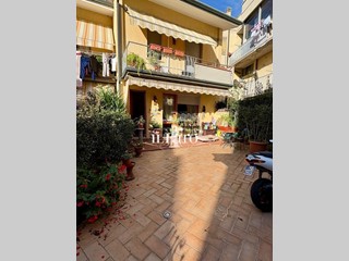 Villetta a schiera in Vendita a Viareggio, 430'000&euro;, 190 m², arredato