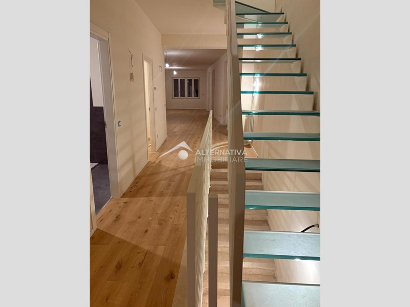 Casa Indipendente in Vendita a Lucca, 640'000&euro;, 190 m²