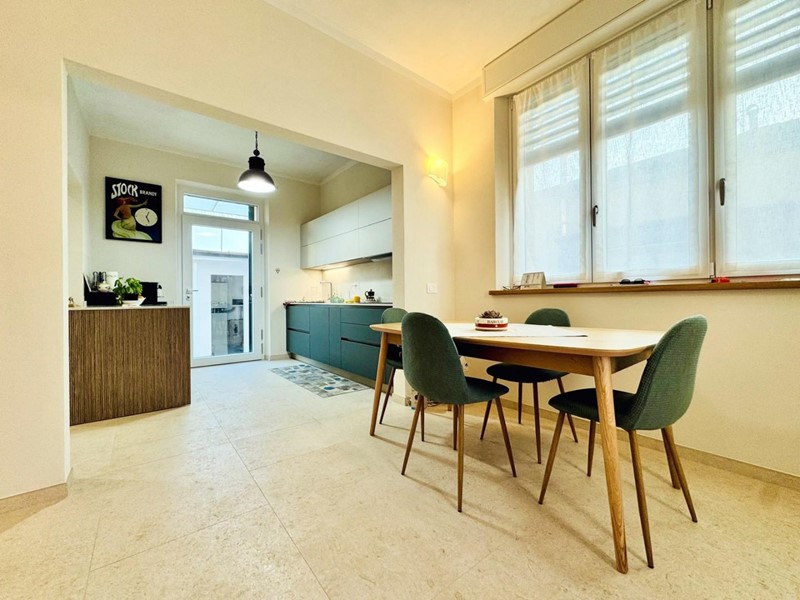 Villa bifamiliare in Affitto a Camaiore, zona Lido di Camaiore, 3'000&euro;, 150 m², arredato