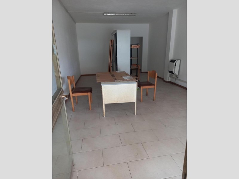 Negozio in Affitto a Pisa, 500&euro;, 35 m²