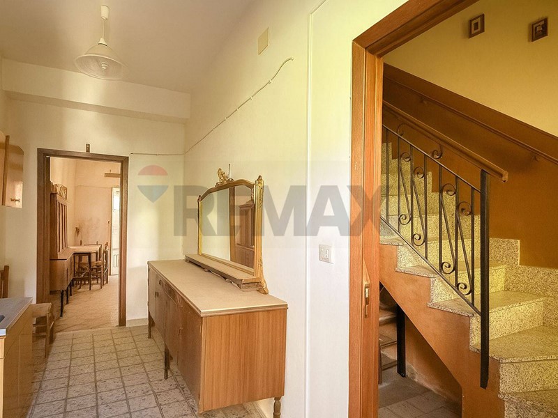Casa Indipendente in Vendita a Castiglione di Sicilia, 49'000&euro;, 105 m²