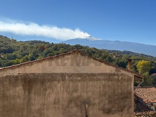 Casa Indipendente in Vendita a Castiglione di Sicilia, 49'000&euro;, 105 m²