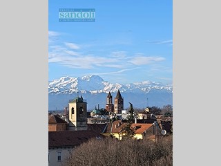 Trilocale in Vendita a Vercelli, 110 m²