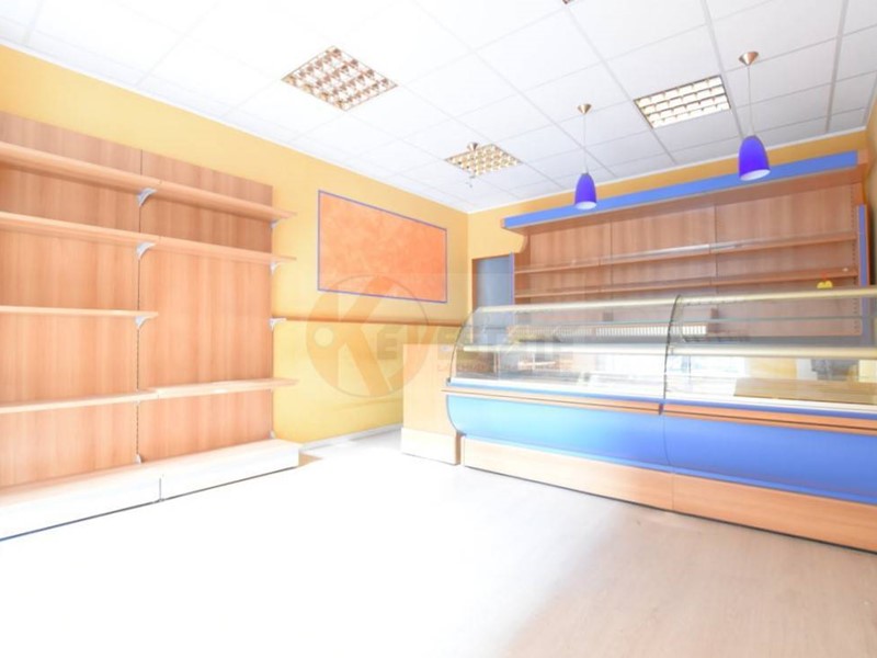 Immobile commerciale in Vendita a Sassari, 45'000&euro;, 43 m²
