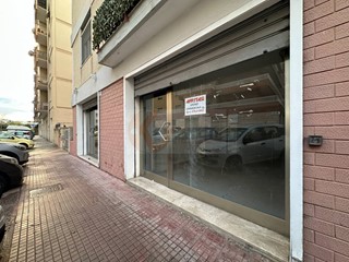 Attività commerciale in Affitto a Sassari, 1'000&euro;, 127 m²