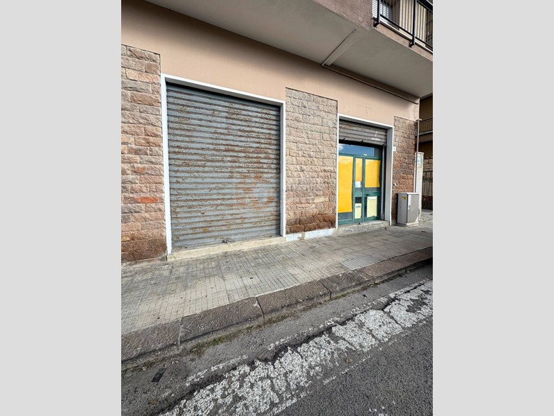 Immobile commerciale in Vendita a Sassari, 95'000&euro;, 120 m²