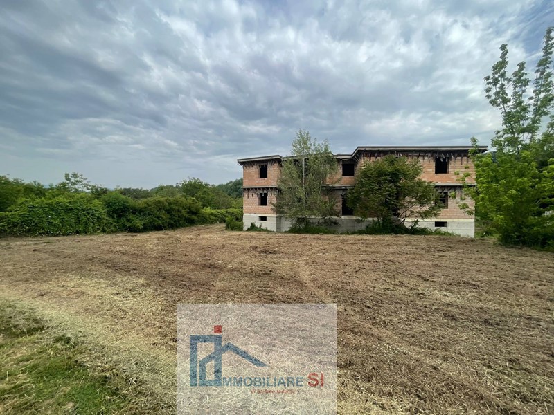 Casa Indipendente in Vendita a San Nicola Manfredi, 110'000&euro;, 300 m²