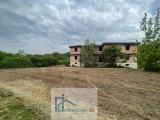 Casa Indipendente in Vendita a San Nicola Manfredi, 110'000&euro;, 300 m²