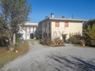 Capannone in Vendita a Monza, 1'200'000&euro;, 1200 m²