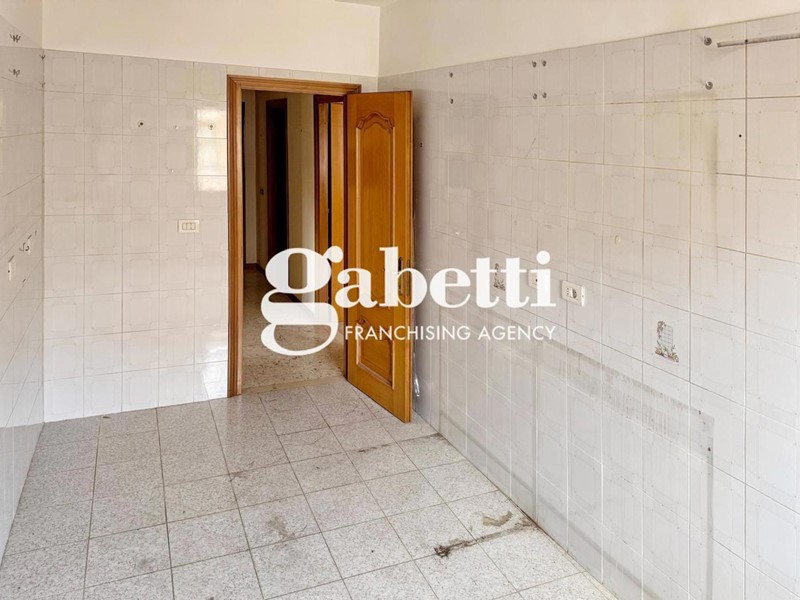 Trilocale in Vendita a Roma, 249'000&euro;, 102 m²