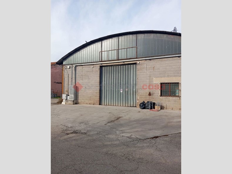 Capannone in Affitto a Carsoli, 2'800&euro;, 420 m²