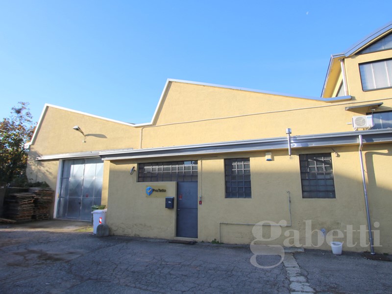 Capannone in Vendita a Busto Arsizio, 200'000&euro;, 600 m²