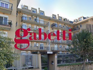 Attico in Affitto a San Nicola la Strada, 650&euro;, 100 m²