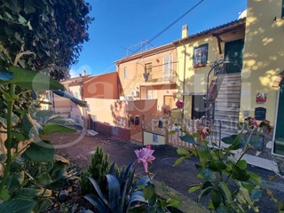 Bilocale in Vendita a Colonna, 120'000&euro;, 63 m², arredato