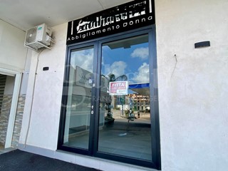 Negozio in Affitto a Mugnano di Napoli, 750&euro;, 100 m²