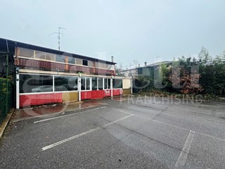 Negozio in Vendita a Paderno Franciacorta, 98'000&euro;, 242 m²