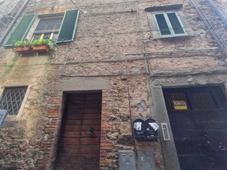 Quadrilocale in Vendita a Todi, 75'000&euro;, 82 m²