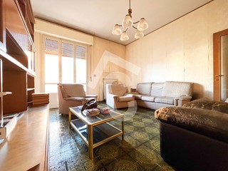 Quadrilocale in Vendita a Jesi, zona ZONA 6B, 150'000&euro;, 140 m², con Box