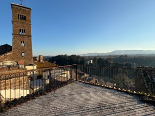 Appartamento in Vendita a Sutri, 145'000&euro;, 150 m²