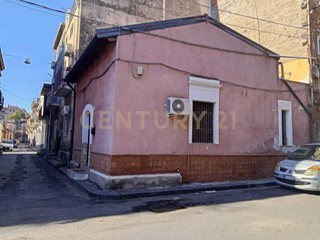 Casa Indipendente in Vendita a Catania, 98'000&euro;, 90 m²