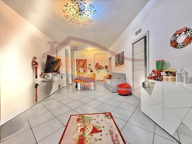 Trilocale in Vendita a Siracusa, zona Tisia - Tica - Zecchino, 88'000&euro;, 100 m²