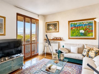Appartamento in Vendita a Peschiera del Garda, 675'000&euro;, 237 m², con Box