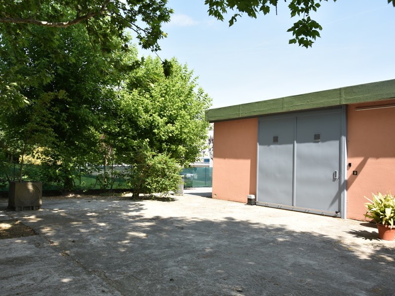 Capannone in Affitto a Malalbergo, zona Altedo, 1'000&euro;, 116 m²