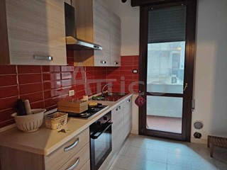 Appartamento in Affitto a Rovigo, zona Centro cittÃ, 700&euro;, 100 m², con Box