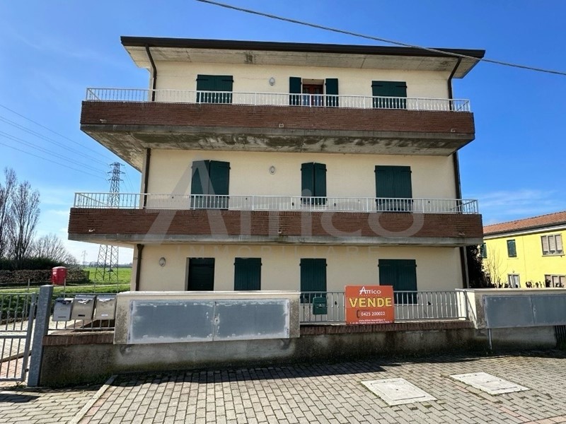 Appartamento in Affitto a Rovigo, zona San Pio XÂ°, 630&euro;, 100 m², arredato