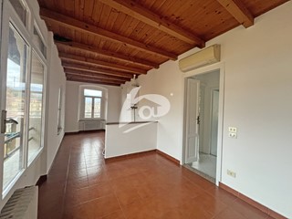 Trilocale in Affitto a Laveno Mombello, 600&euro;, 75 m²