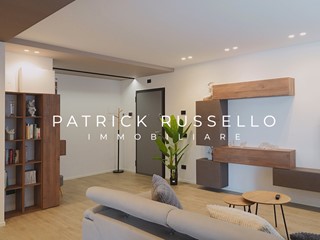 Appartamento in Vendita a Gela, zona CAPOSOPRANO, 400'000&euro;, 147 m², arredato, con Box