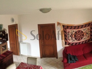 Villa in Affitto a Ciampino, zona Acqua Acetosa, 1'300&euro;, 98 m², arredato