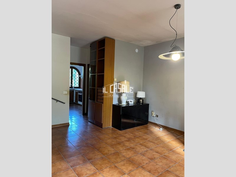 Villetta a schiera in Vendita a Dicomano, 300'000&euro;, 180 m², con Box