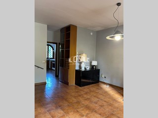 Villetta a schiera in Vendita a Dicomano, 300'000&euro;, 180 m², con Box