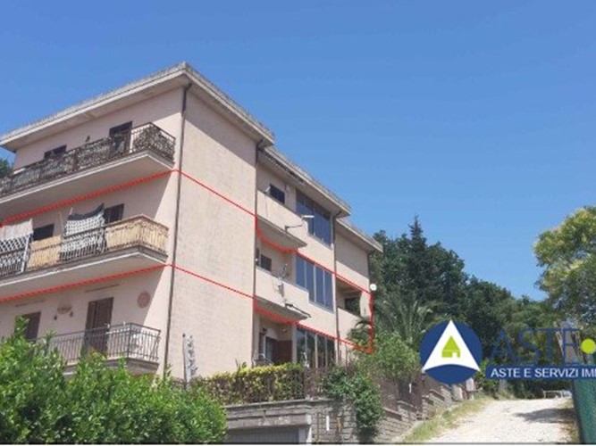 Quadrilocale in Vendita a Bomarzo, 49'500&euro;, 70 m²