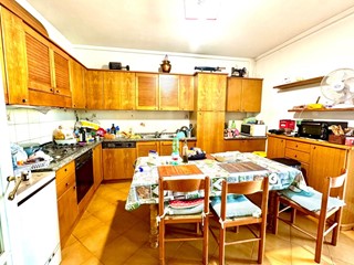 Appartamento in Vendita a Empoli, 175'000&euro;, 100 m², con Box