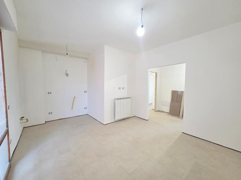 Quadrilocale in Vendita a Calcinaia, zona Fornacette, 180'000&euro;, 100 m², con Box