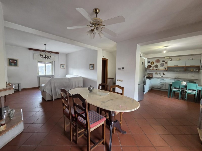 Casa Indipendente in Vendita a Lucca, zona Santa Maria a Colle, 257'000&euro;, 180 m², arredato