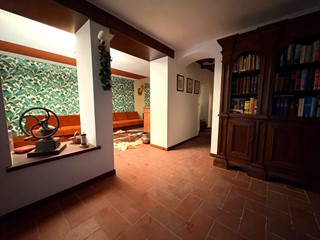 Casa Indipendente in Vendita a Calci, zona Castelmaggiore, 239'000&euro;, 390 m², arredato
