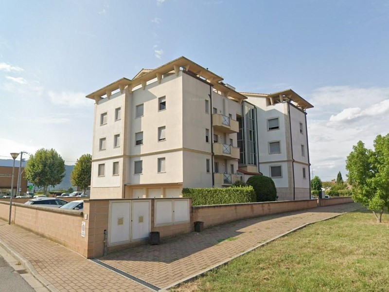 Quadrilocale in Vendita a Calcinaia, 113'250&euro;, 167 m², con Box