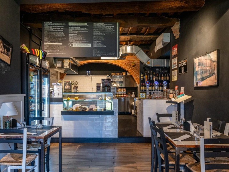 Attività commerciale in Vendita a Cascina, 60'000&euro;, 100 m²