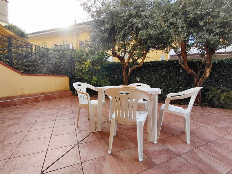 Trilocale in Vendita a Massa, zona Marina di Massa, 278'000&euro;, 74 m², arredato, con Box